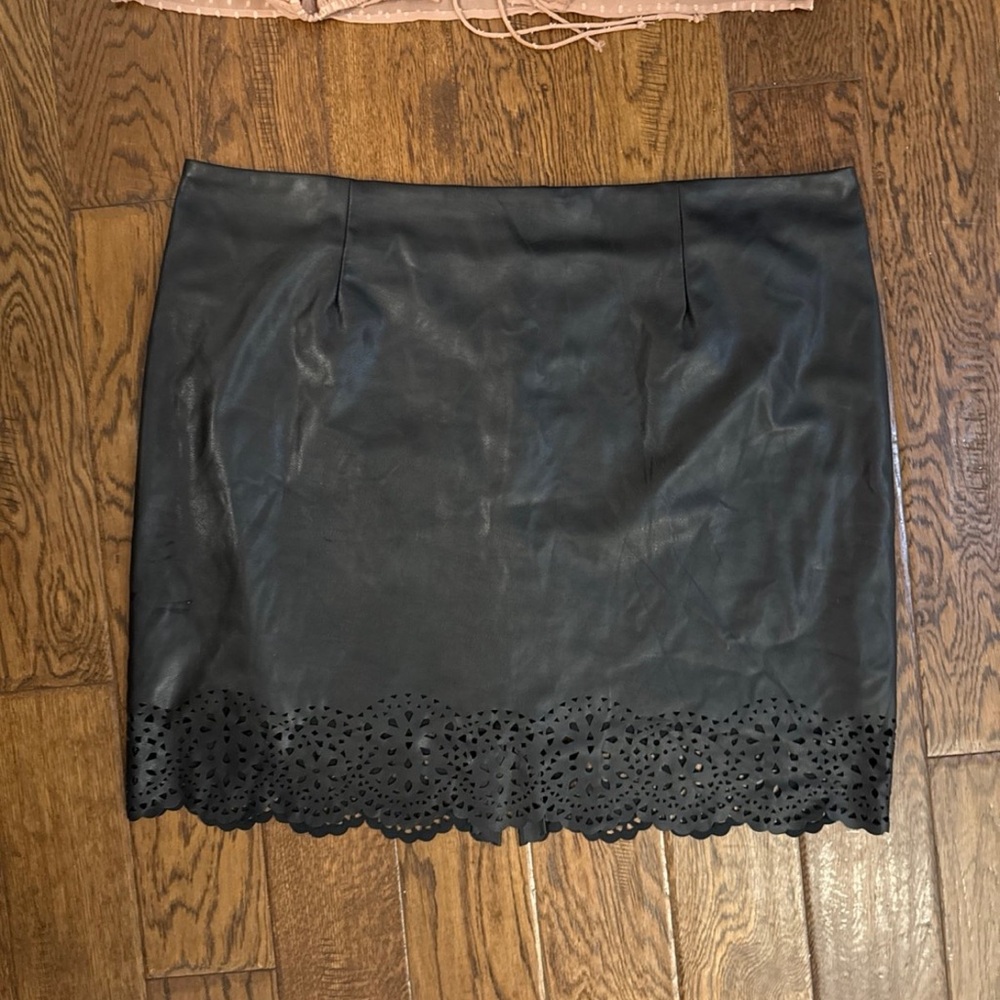 Colleen Lopez Black Embellished Pencil Mini Skirt